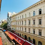 Pause Apartment With Free Parking