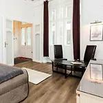Private Apartment Centertown