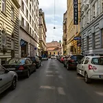 Vintage Home In The Center
