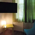 Room With Bathroom In Budapest Center