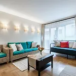Bpr Golden Corner Suite With Balcony & A/C