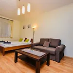Cappuccino Apartment With Balcony And Free Parking
