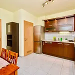 Cappuccino Apartment With Balcony And Free Parking