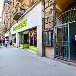 Rakoczi Apartment In The City Centre