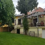 Palma Villa In City Park Budapest - Semi Suteren