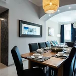 Center,The Rumbach Suite