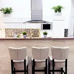 Grand Eliza 3Bedroom Luxury Apt At Blaha