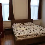 Guest House Orczy Park