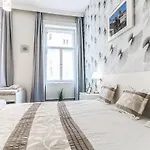 Real Apartments Hegedu