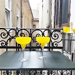 Bright Side Apartment