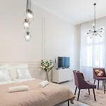 Milano Design Apartment City Center With Ac