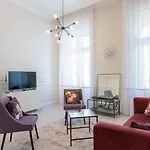Milano Design Apartment City Center With Ac