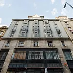 Amber / Navy Design Apartments With A/C