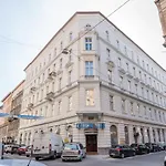 Milano Design Apartment City Center With Ac