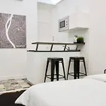 Standard Apartment By Hi5 - Nagysandor Street