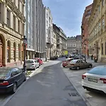 S23