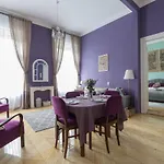 Spacious Royal Opera Apartment