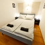 Cosy Two Bedroom Flat In Rottenbiller Str,Sky