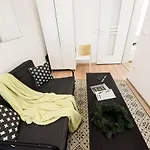 Cosy And Central Apartment With 4 Bedrooms And A/C