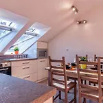 Luxury Paulay Street Apartment
