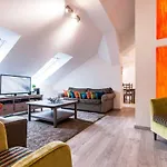 Luxury Paulay Street Apartment
