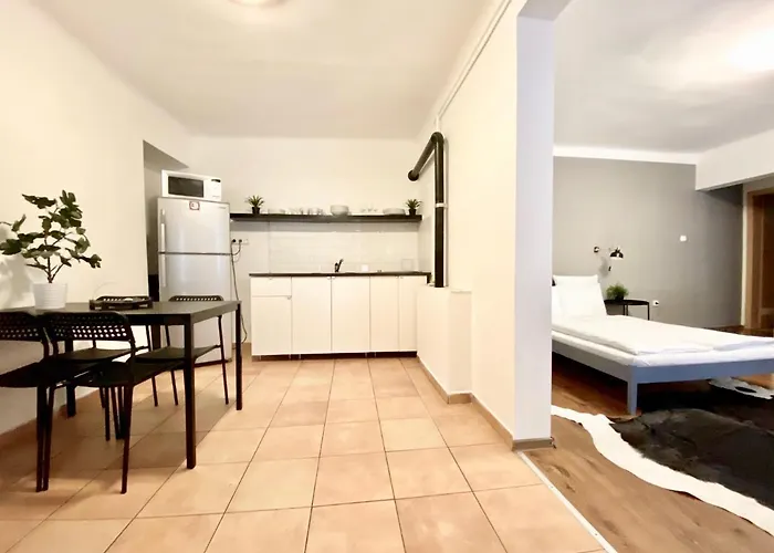Budget Apartment by Hi5- Károly 16
