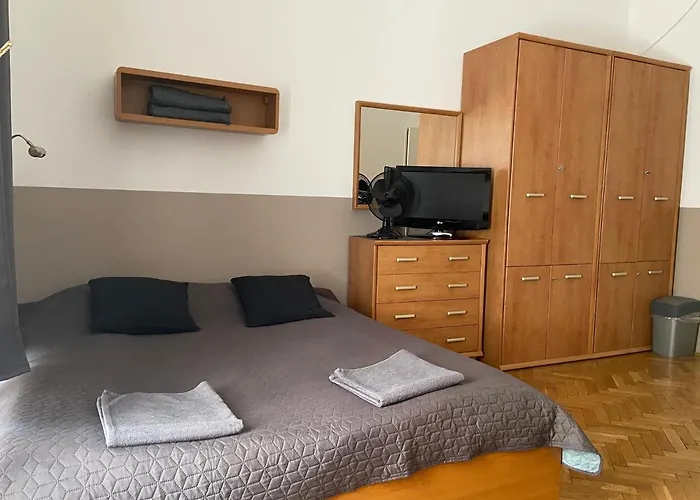 Guest Rest Studio Apartments