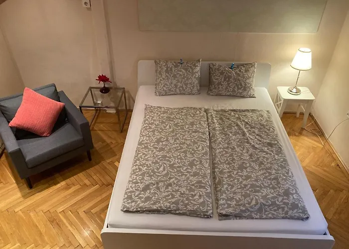Ophelia Apartment