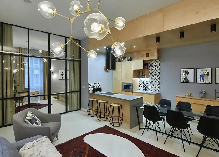Orangehomes Unique Design 3 Bathrooms Flat