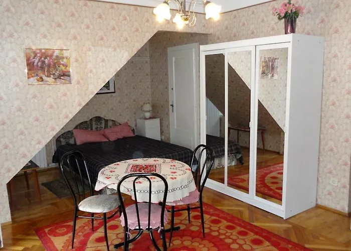 Garibaldi 5 Apartments & Rooms