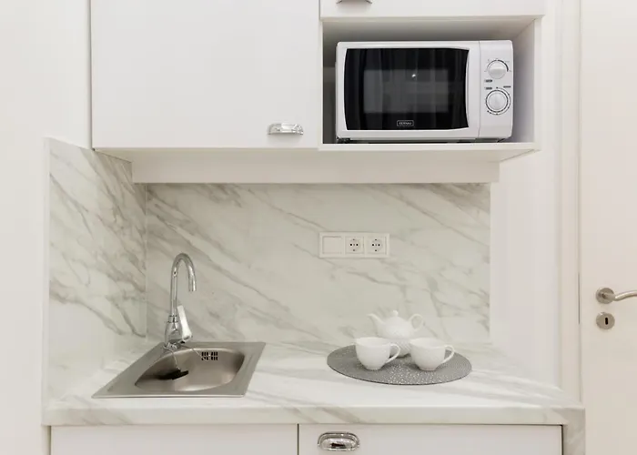 Ultra Central & Brand New Nest