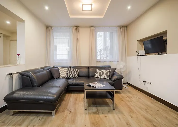 Dolly\'S Duplex Home With Free Netflix