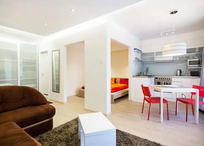 Orangehomes One Bedroom Modern Apartment In The City Center