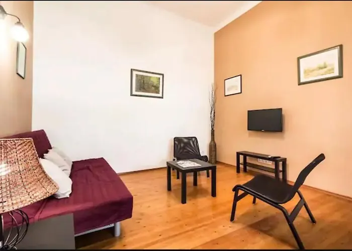Quiet Apartment Just 10 Minutes From The Center