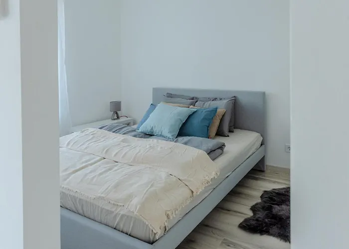 Dob36 Apartment With Free Private Parking And Balcony