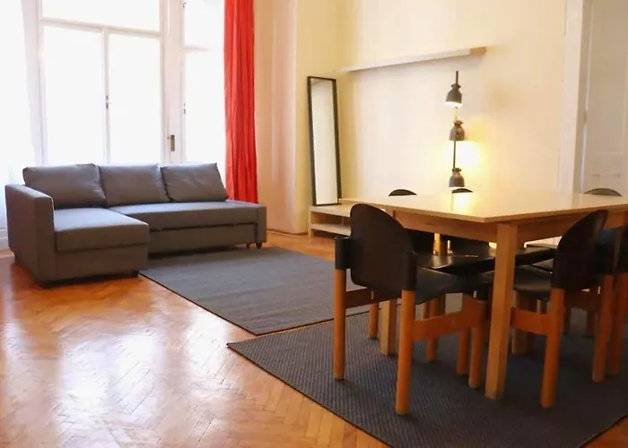 Big Apt In The Center With Balcony & Ac