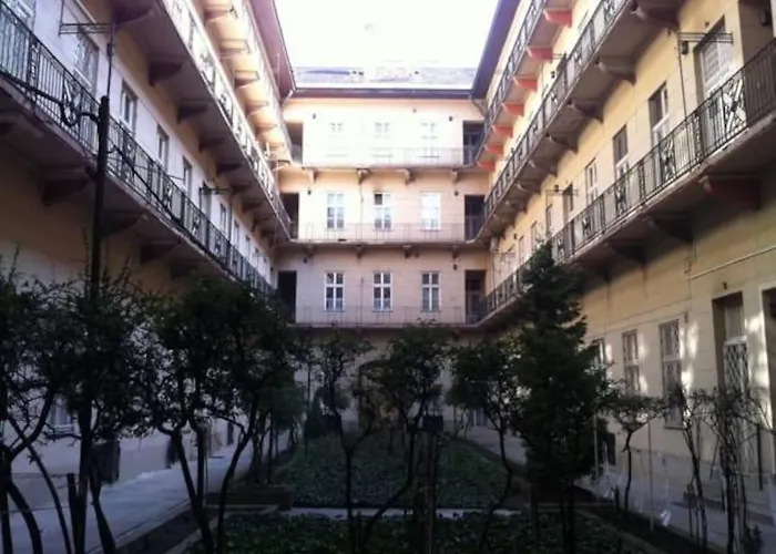 Trendy Home Near Basilica With Ac