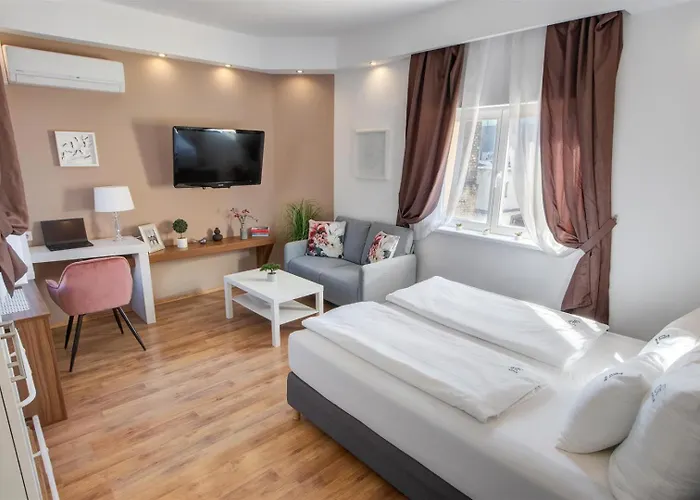 Premium Studio Szervita Square