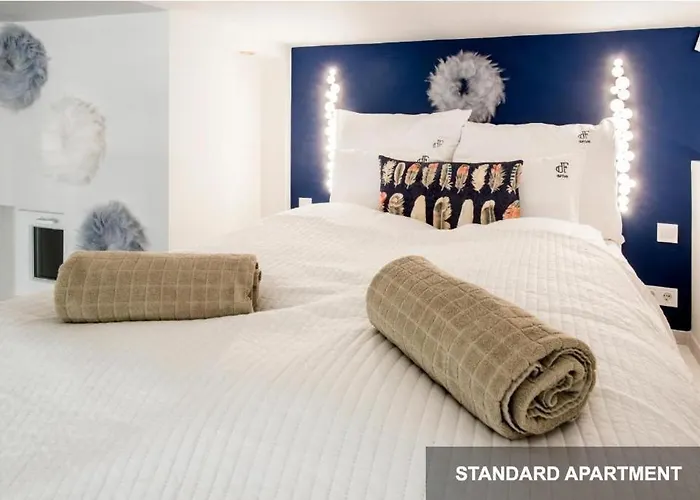 Savouir Bleu Suite Near Danube