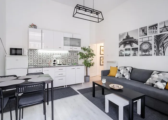 Bpr White Peony - 2 Bdr Central Home
