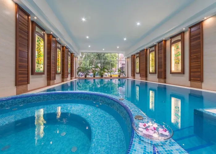 Lion\'S Garden Hotel