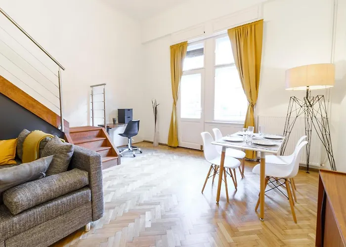 Central Loft-Style Flat Next To Danube