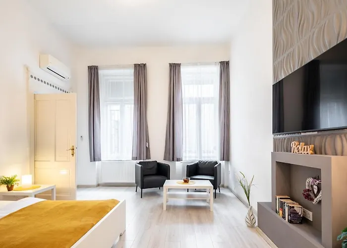 New, High Quality Apartment In The City Center