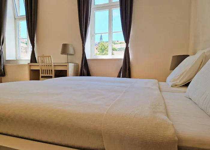 Halasz 2-Bedroom Apartment Near Castle, Free Public Parking Nearby