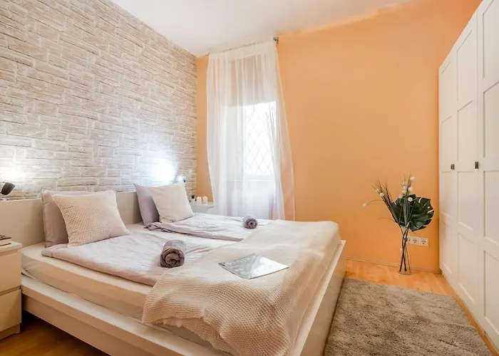 Central Premier Apartment
