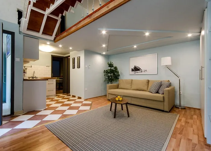 Paulay\'S Studio Apartment In The City Center.