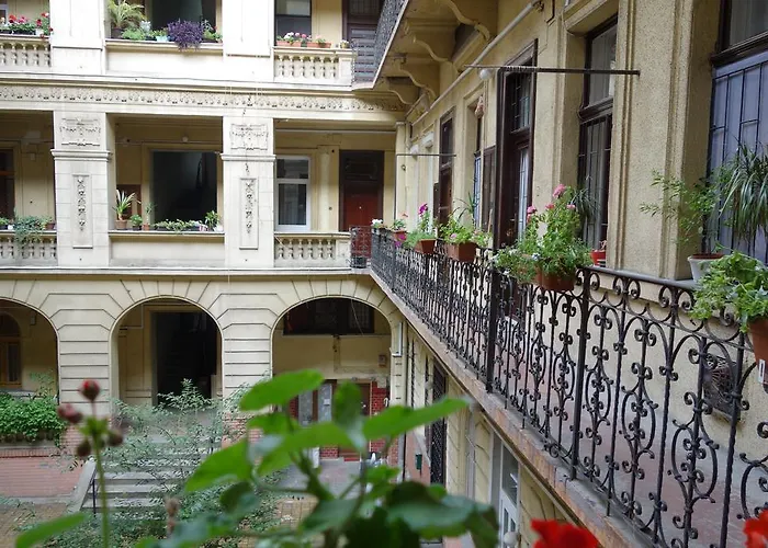 Vivid Csengery Apartment