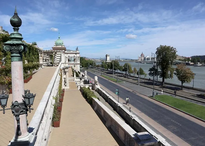 Marvelosa Apartment - Central By The Chain Bridge