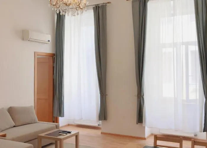 W&B Elegant Apartment Near The Zsinagogak