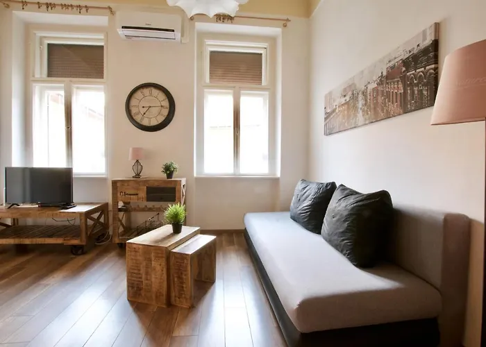 Standard Apartment By Hi5 - Nyugati Square
